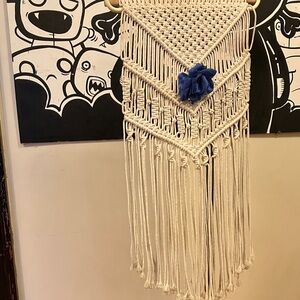 Elegant Cream Macramé Wall Hanging with Blue Flower Accent